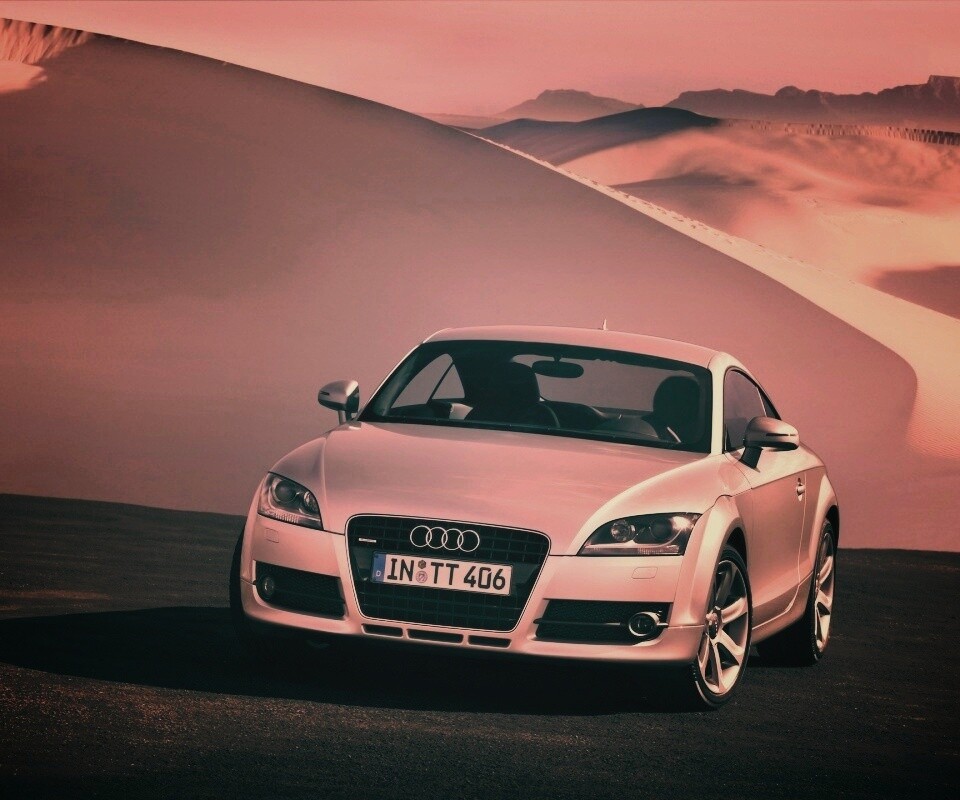 Audi TT на фоне снега обои