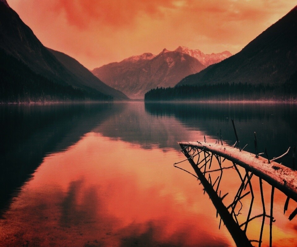 Горное озеро обои