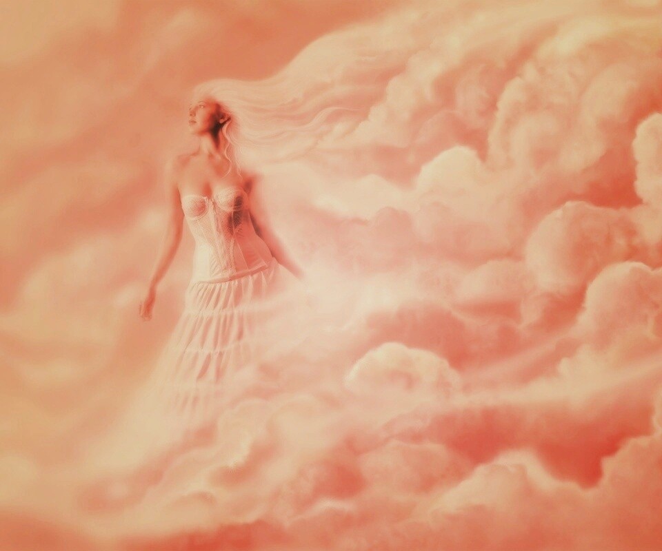 Девушка на облаках обои