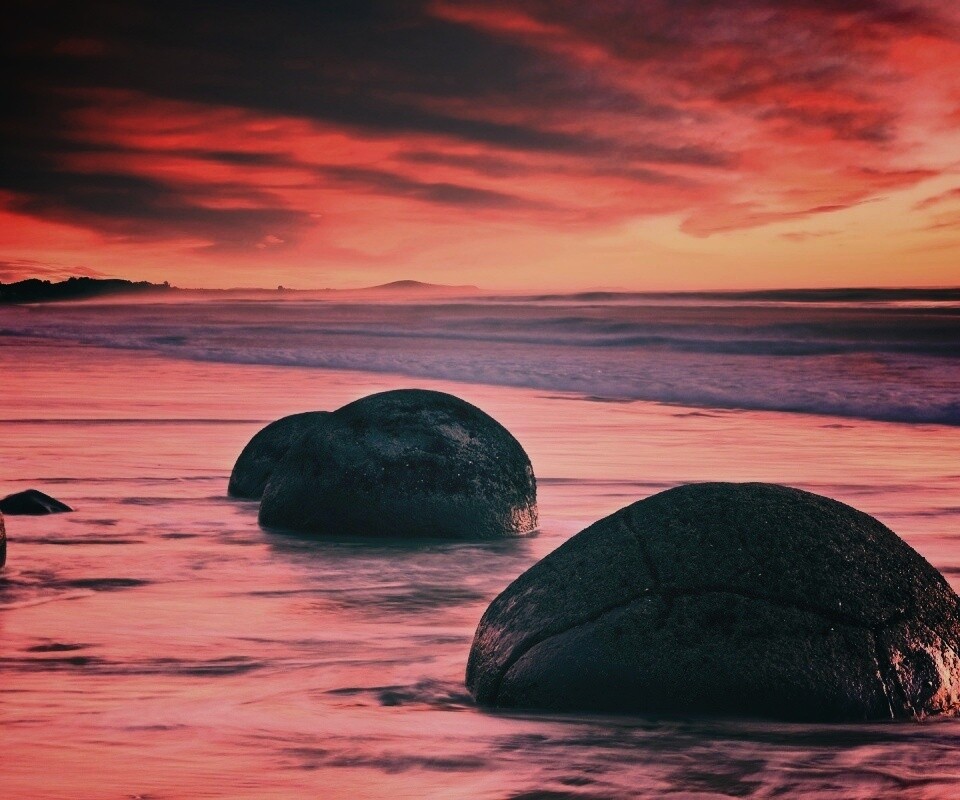 Камни в морском прибое обои