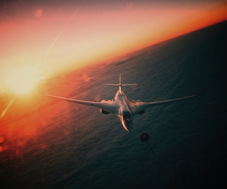 Ту 160 над облаками обои