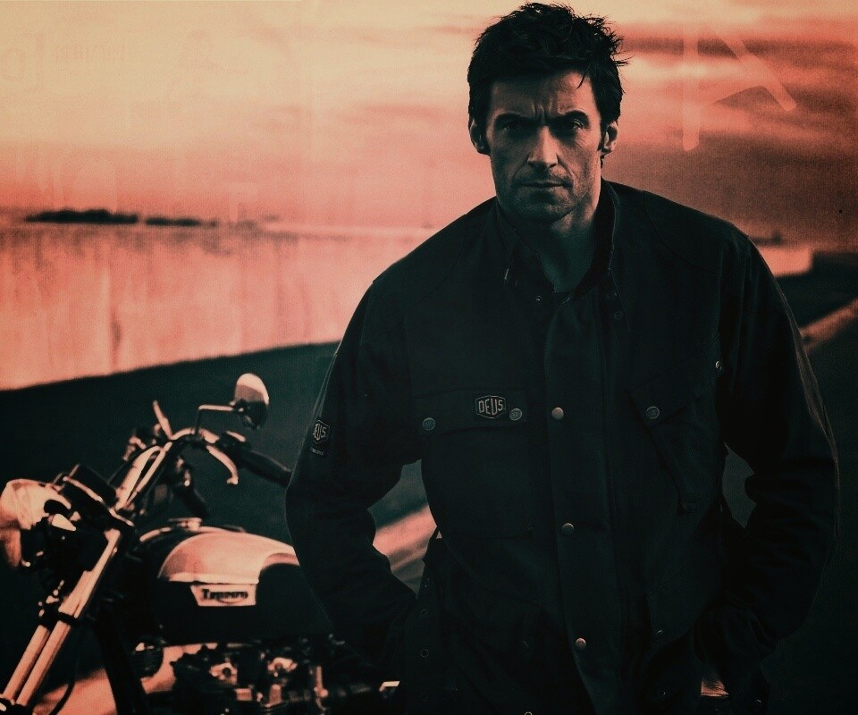 Хью Джекман с мотоциклом обои