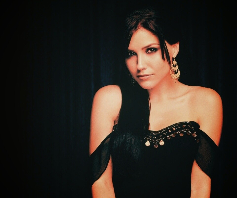 София Буш в черном платье обои