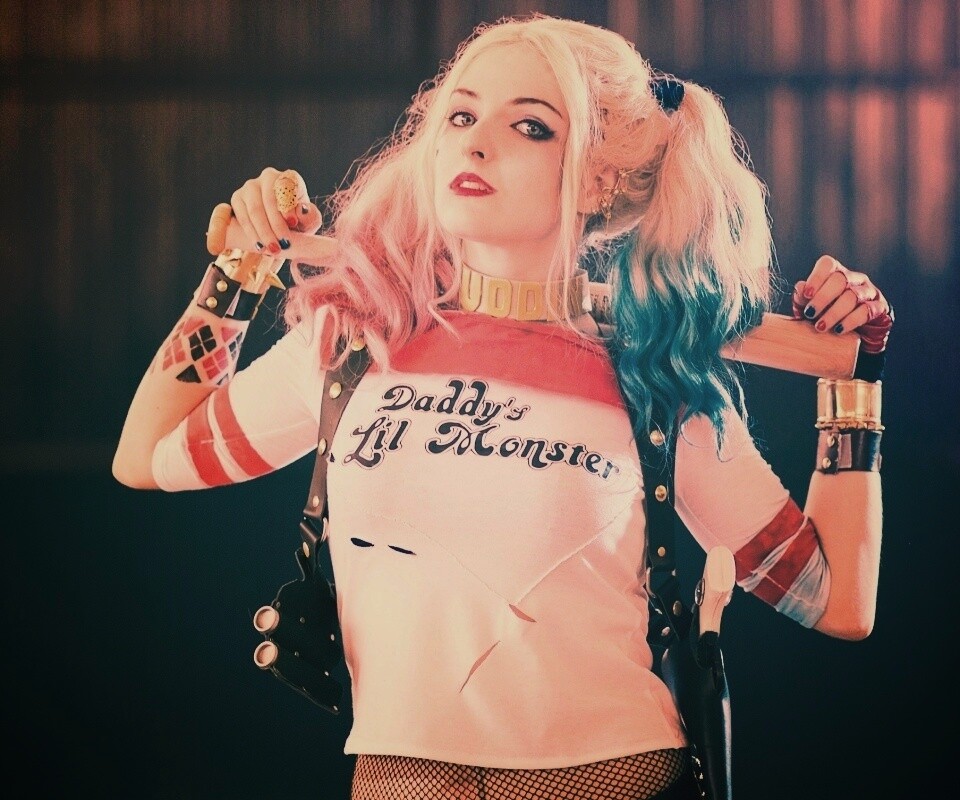 Daddy's lil monster обои