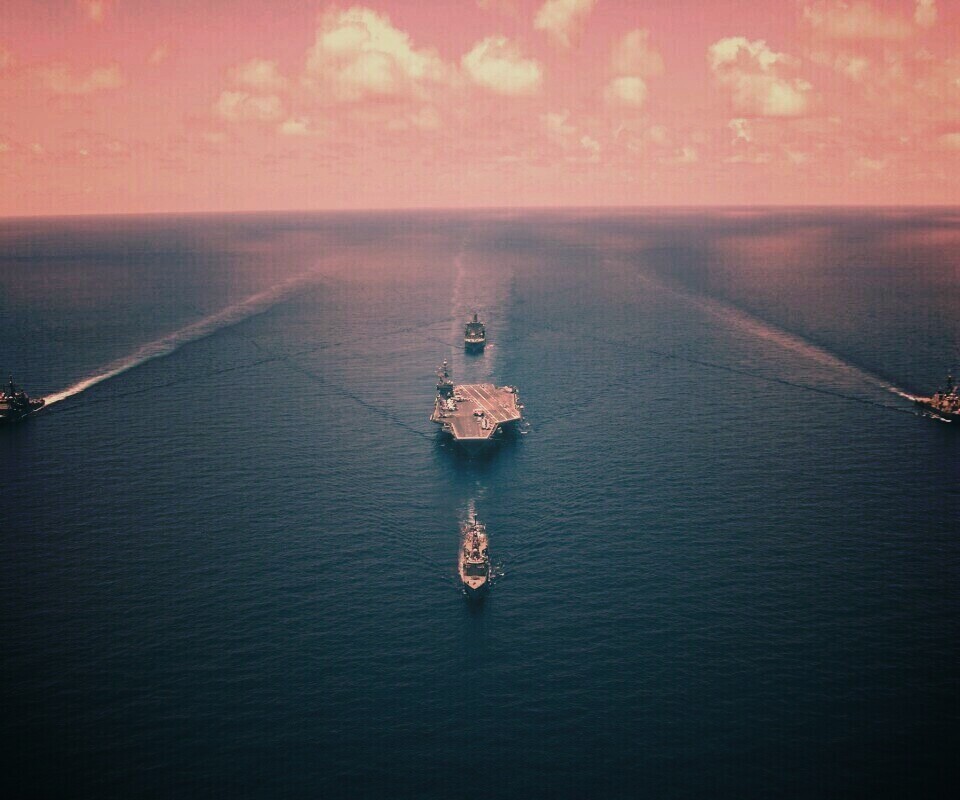 Авианосец с эскортом обои