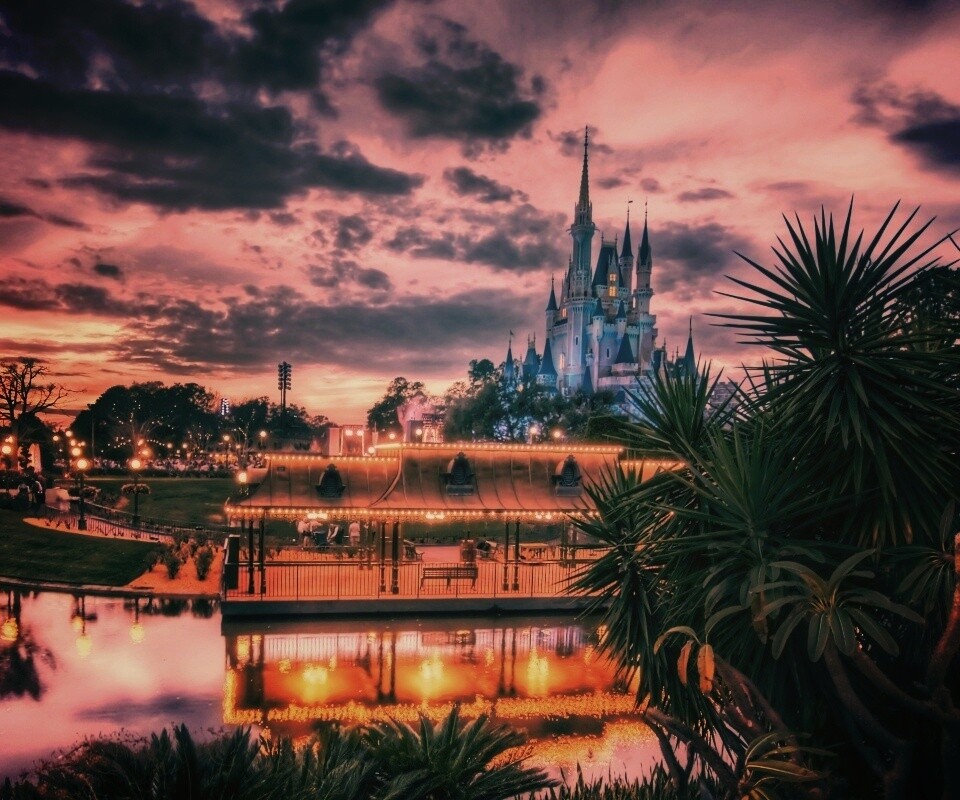Диснеёленд вечером обои