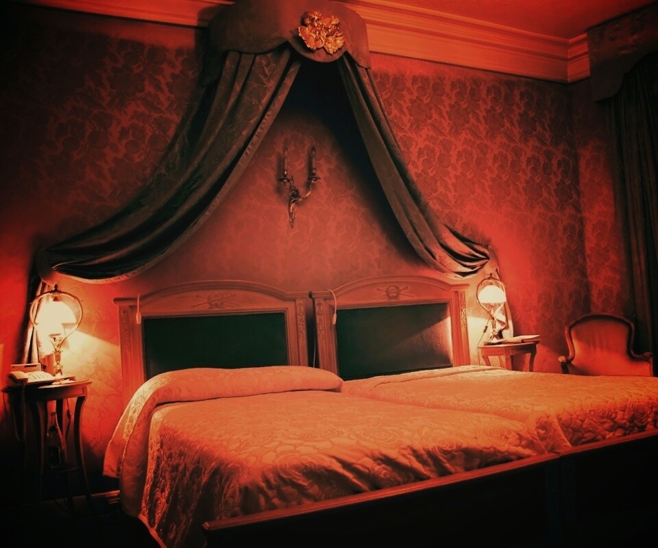 Спальня обои