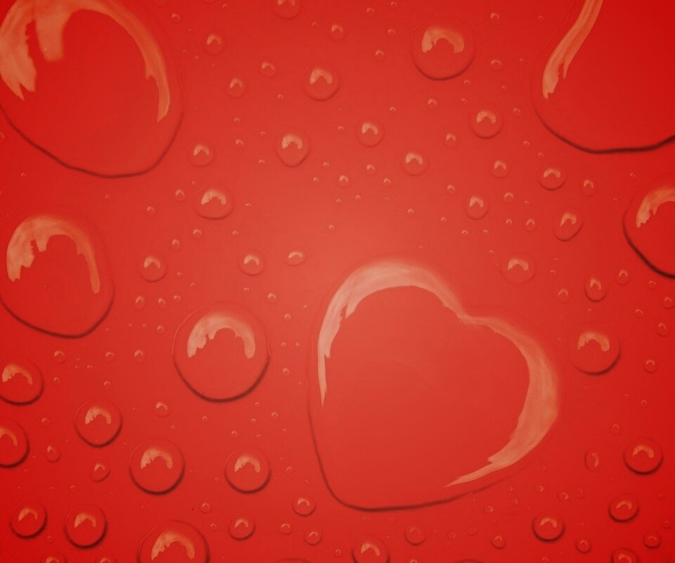 Капли на красном фоне обои