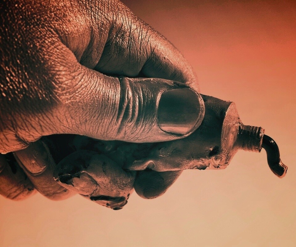 Чёрная краска обои