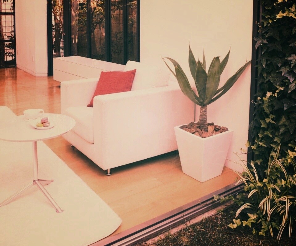 Белое кресло обои