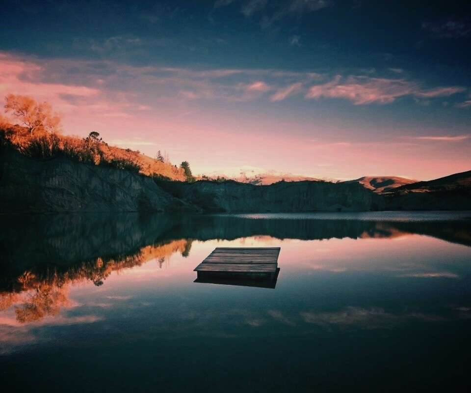 Уединенное озеро обои