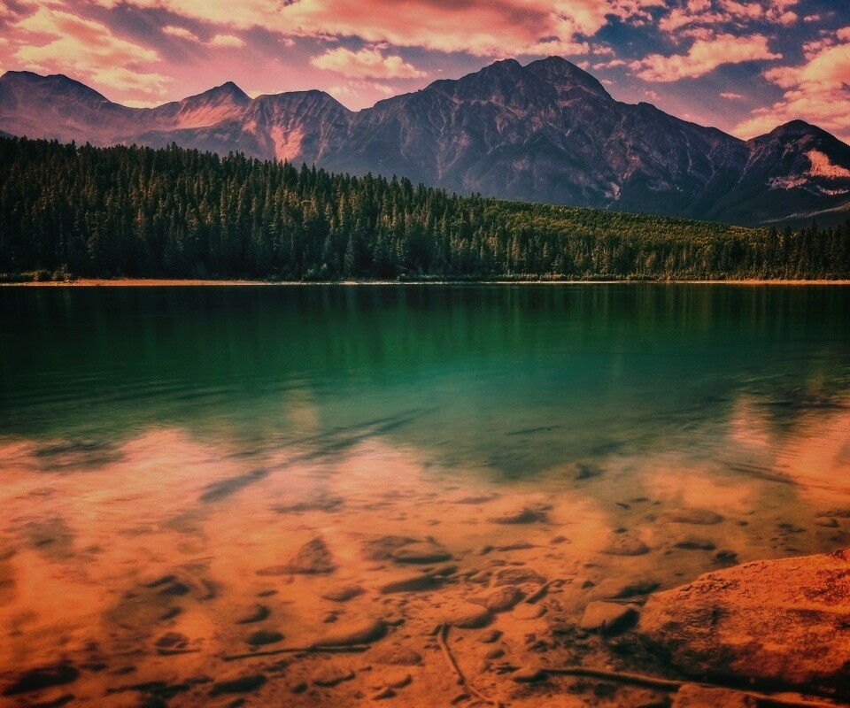 Зеленое озеро обои