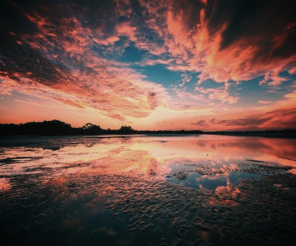 Дивный закат на озере обои