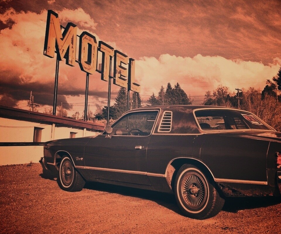 Олдскульный Dodge около мотеля обои