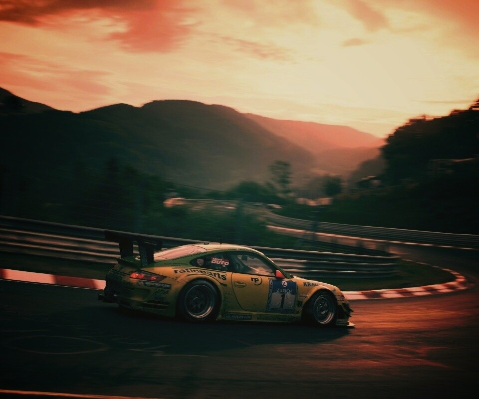 Гоночная трасса в горах и Порше обои