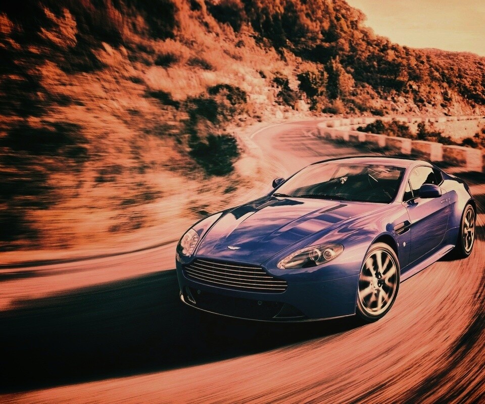 Синий Aston Martin обои