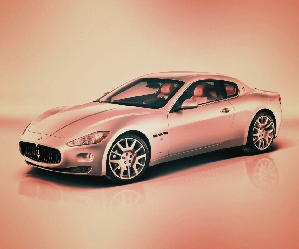 Грандтуризмо на белом фоне обои