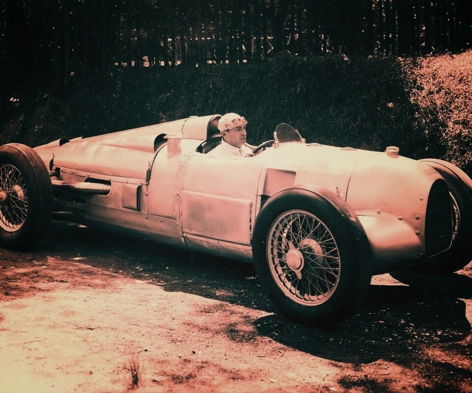 Старинный гоночный автомобиль обои