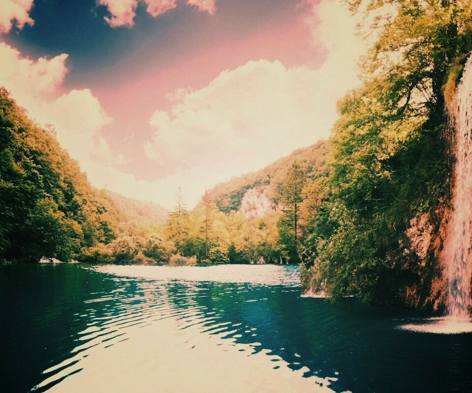 Водопад у реки обои