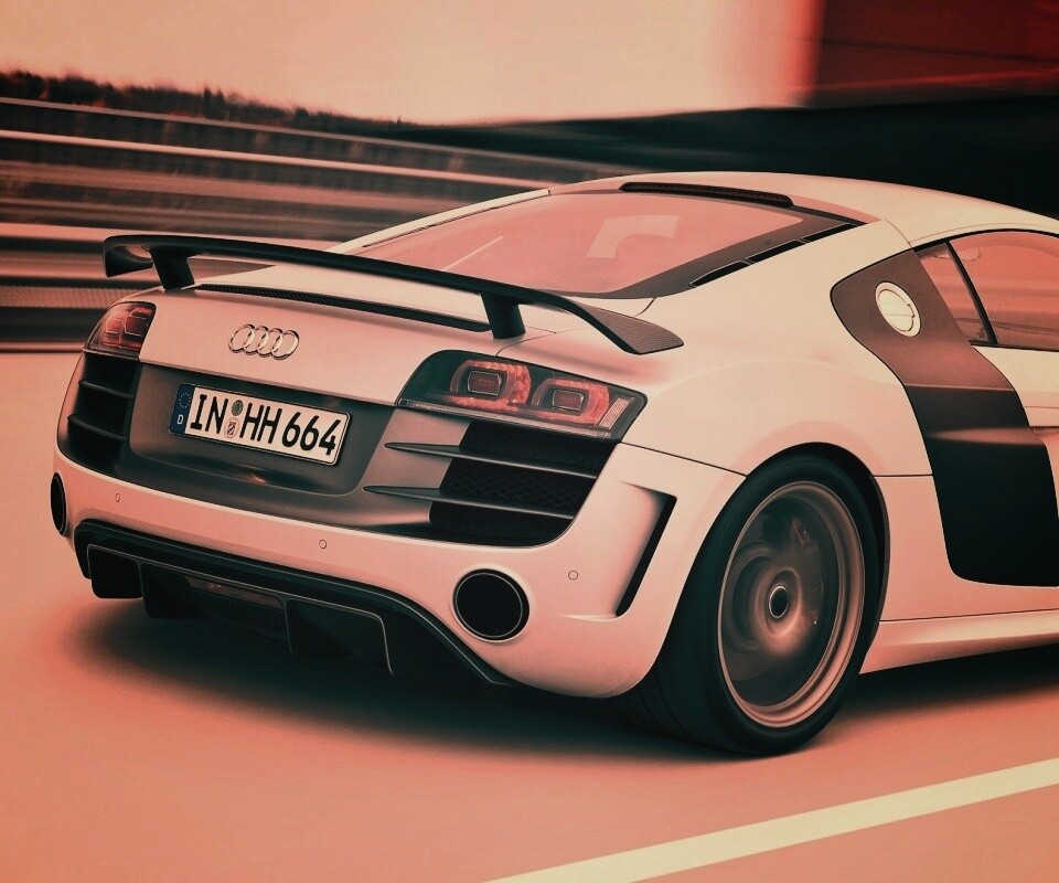 Audi R8 на скоростной трассе обои