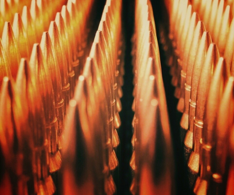 Стройные ряды патронов обои