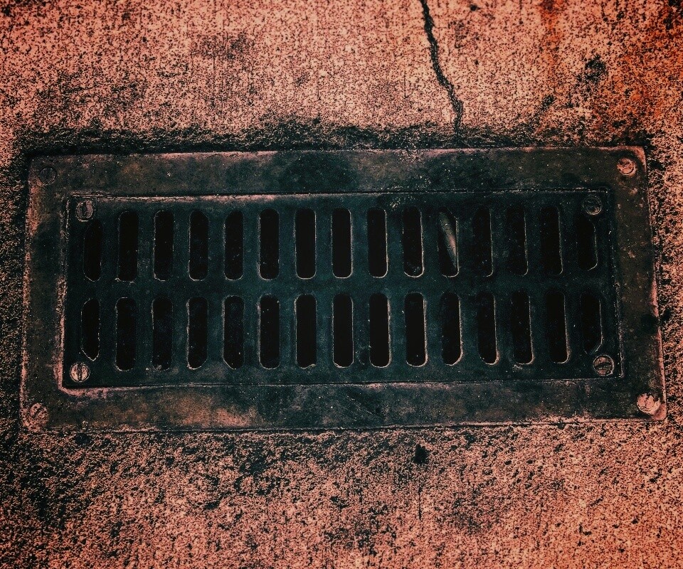 Канализационная решетка обои