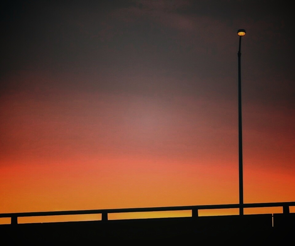 Одинокий фонарь обои