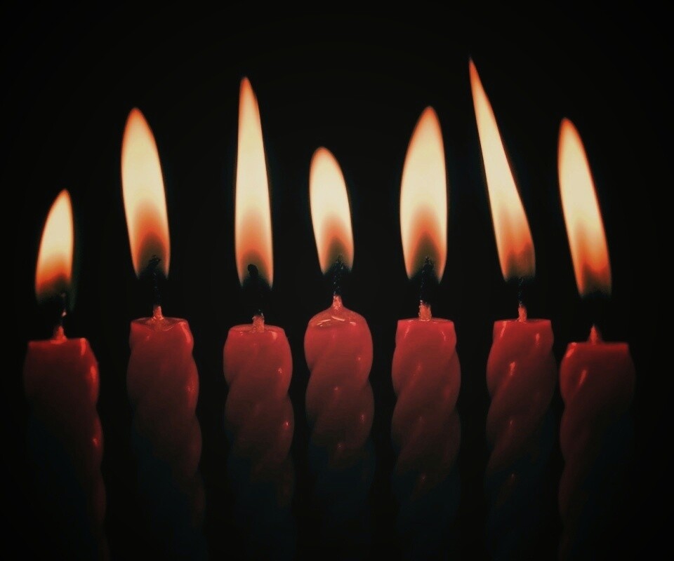 Красные свечи обои