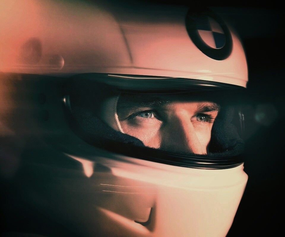 Гонщик BMW обои