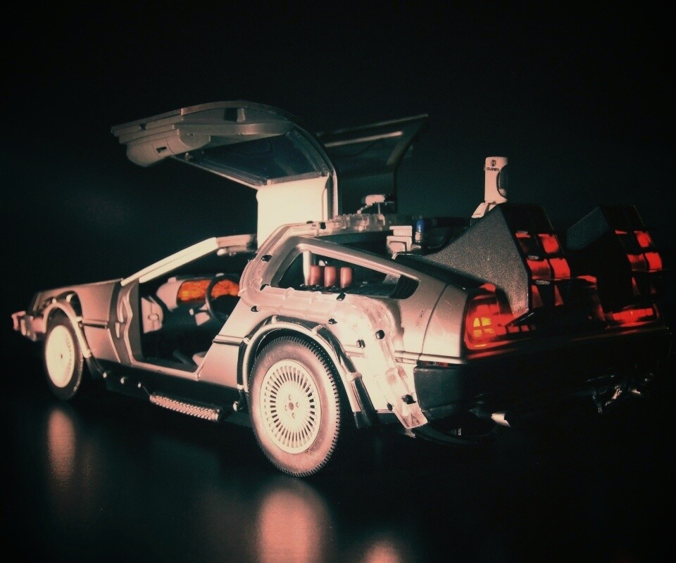 Фигурка делореана обои