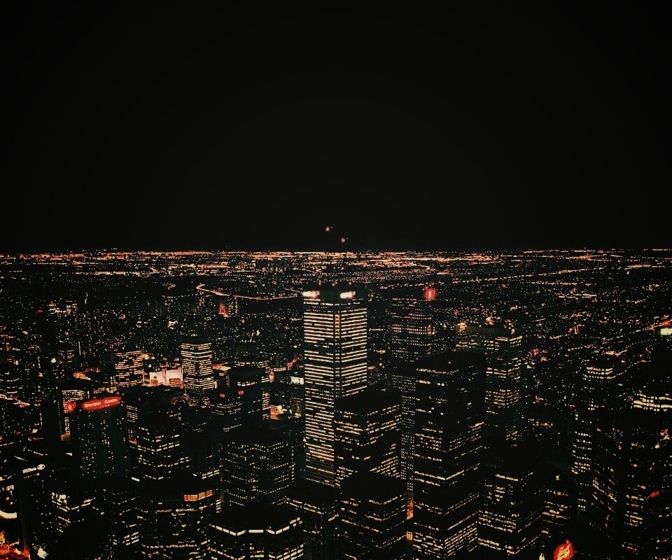 Вид на здания ночного города обои