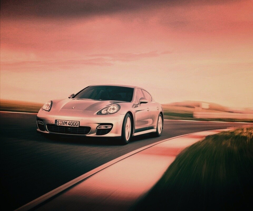 Автомобиль на треке обои