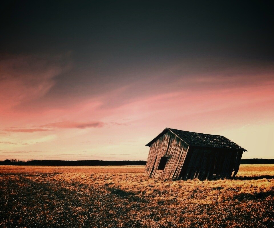 Покосившийся сарай обои