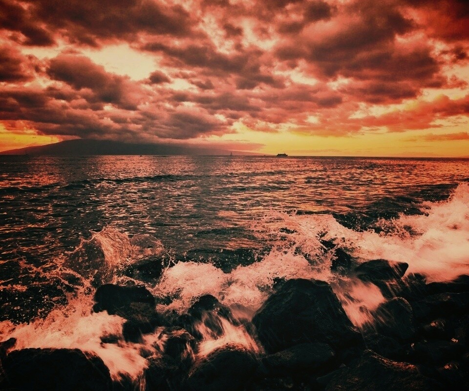 Неспокойно синее море.. обои