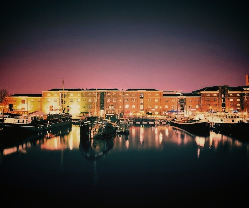 Корабли на спокойной воде обои