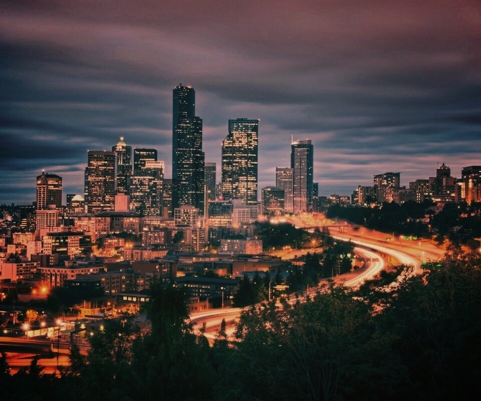 Город вдали обои