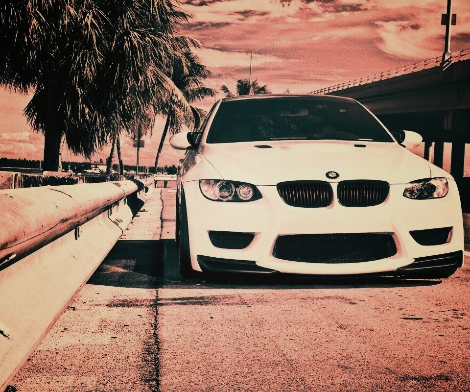 BMW в тропиках обои