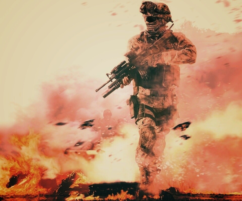 Солдат на фоне огня обои