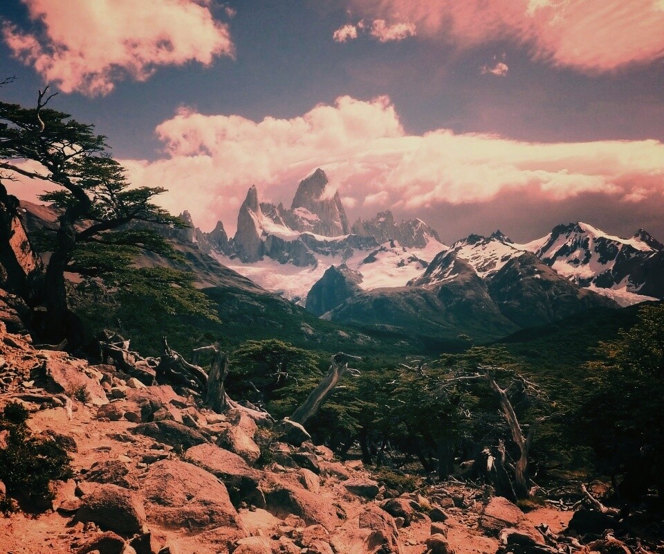 Далекие горные вершины обои