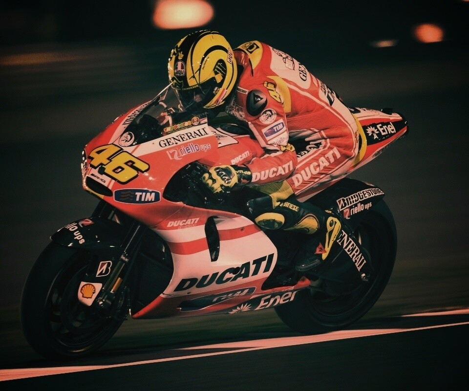 Мотоциклист на треке обои