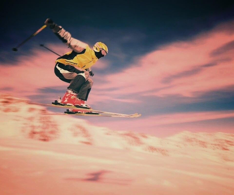 Лыжник в прыжке обои