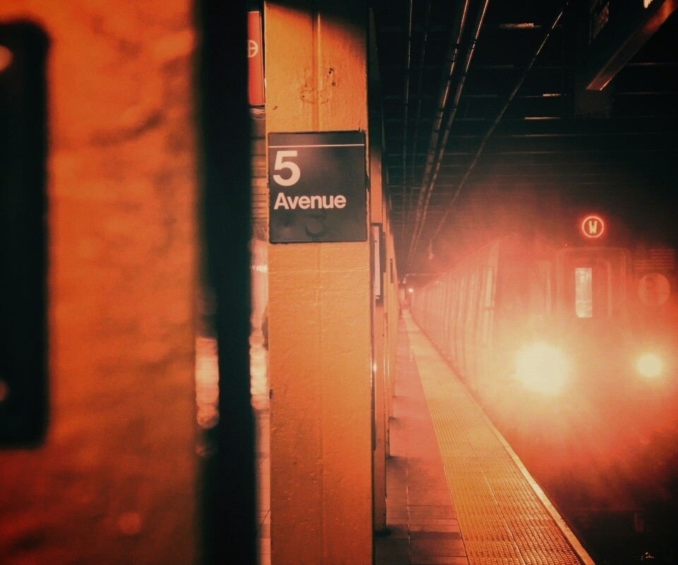 Станция метро обои