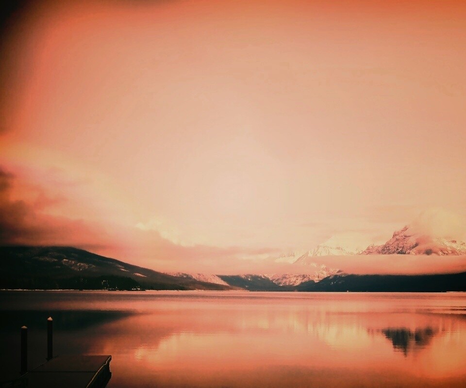 Спокойное горное озеро обои