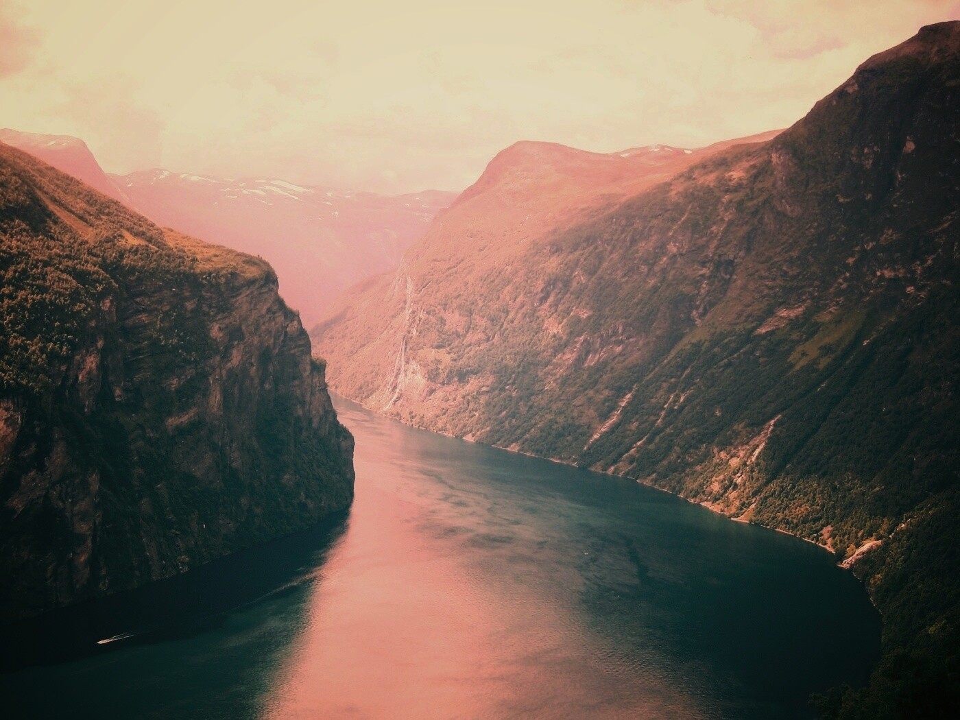 Горная река обои