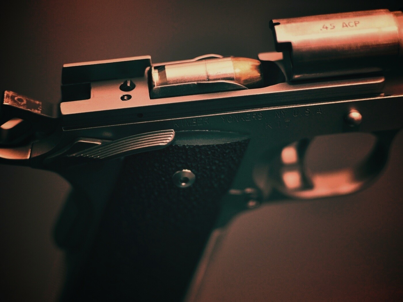 Разобранный пистолет обои