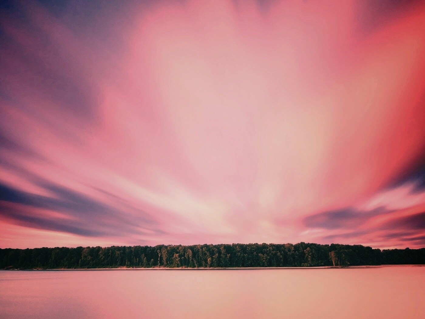 Вечернее небо над озером обои