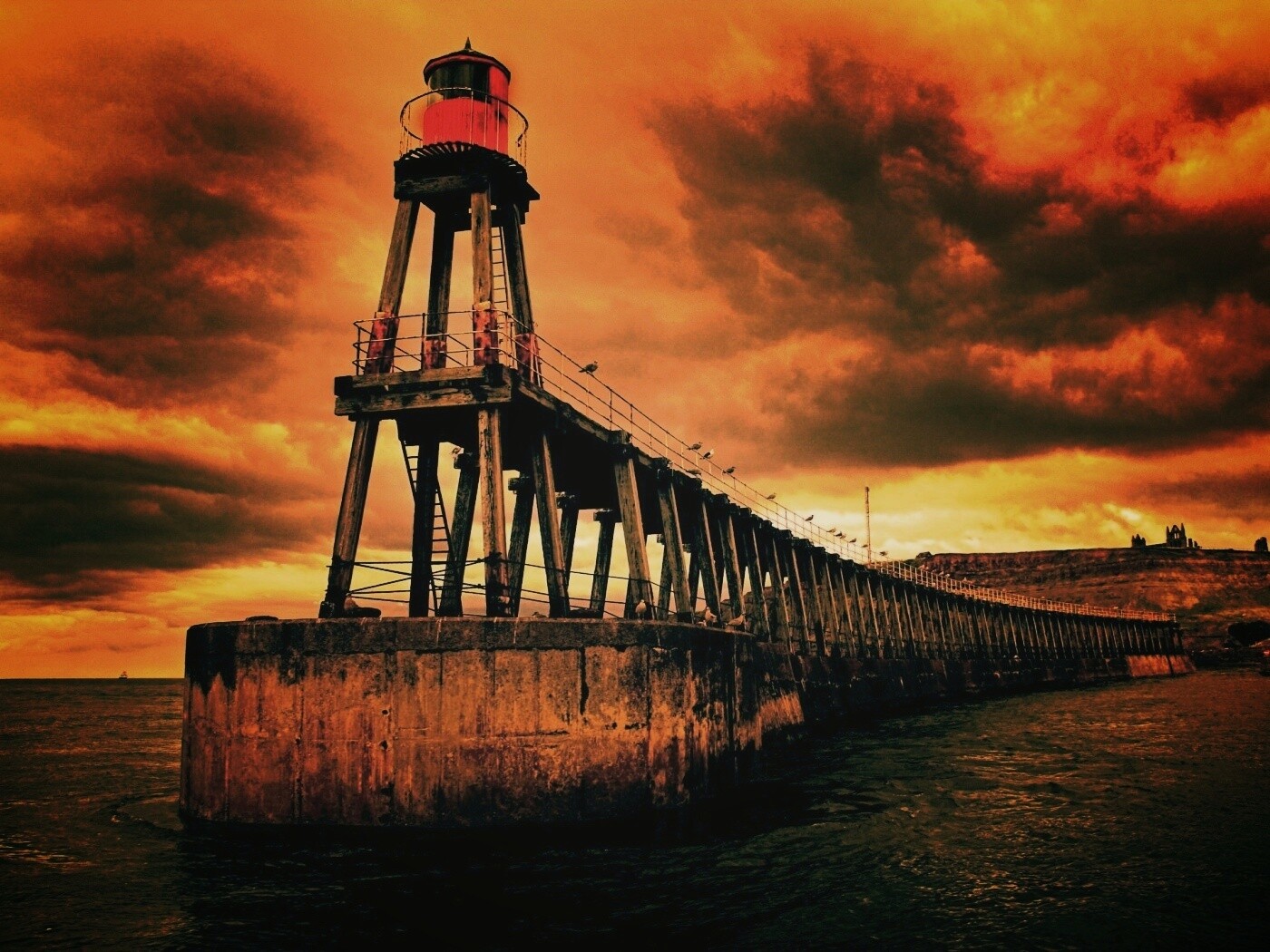 Деревянный маяк обои