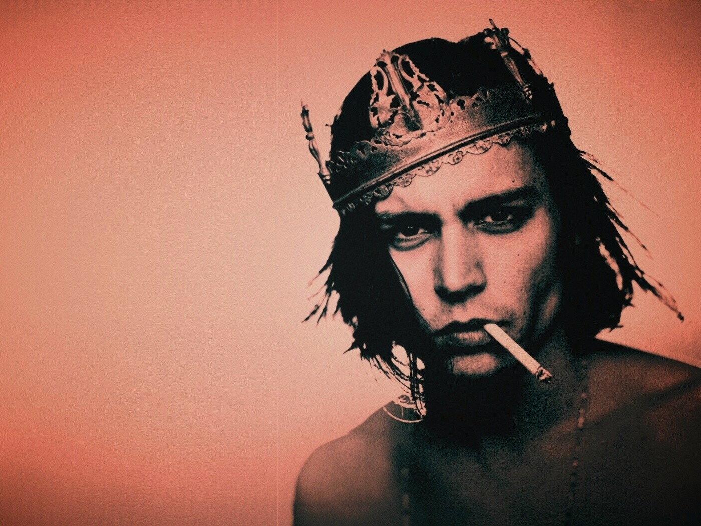 Джонни Депп в короне обои