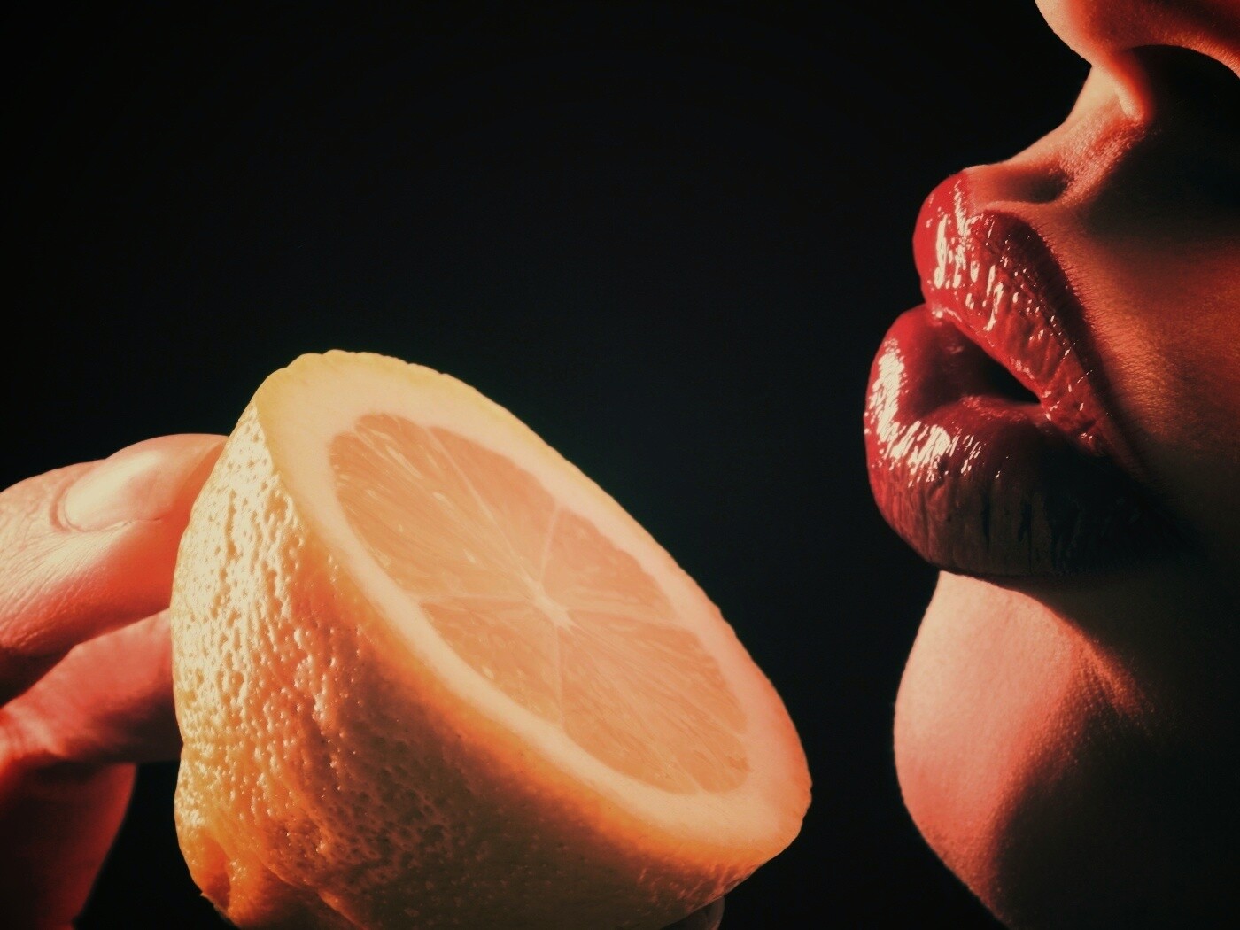 Лимон и губы обои