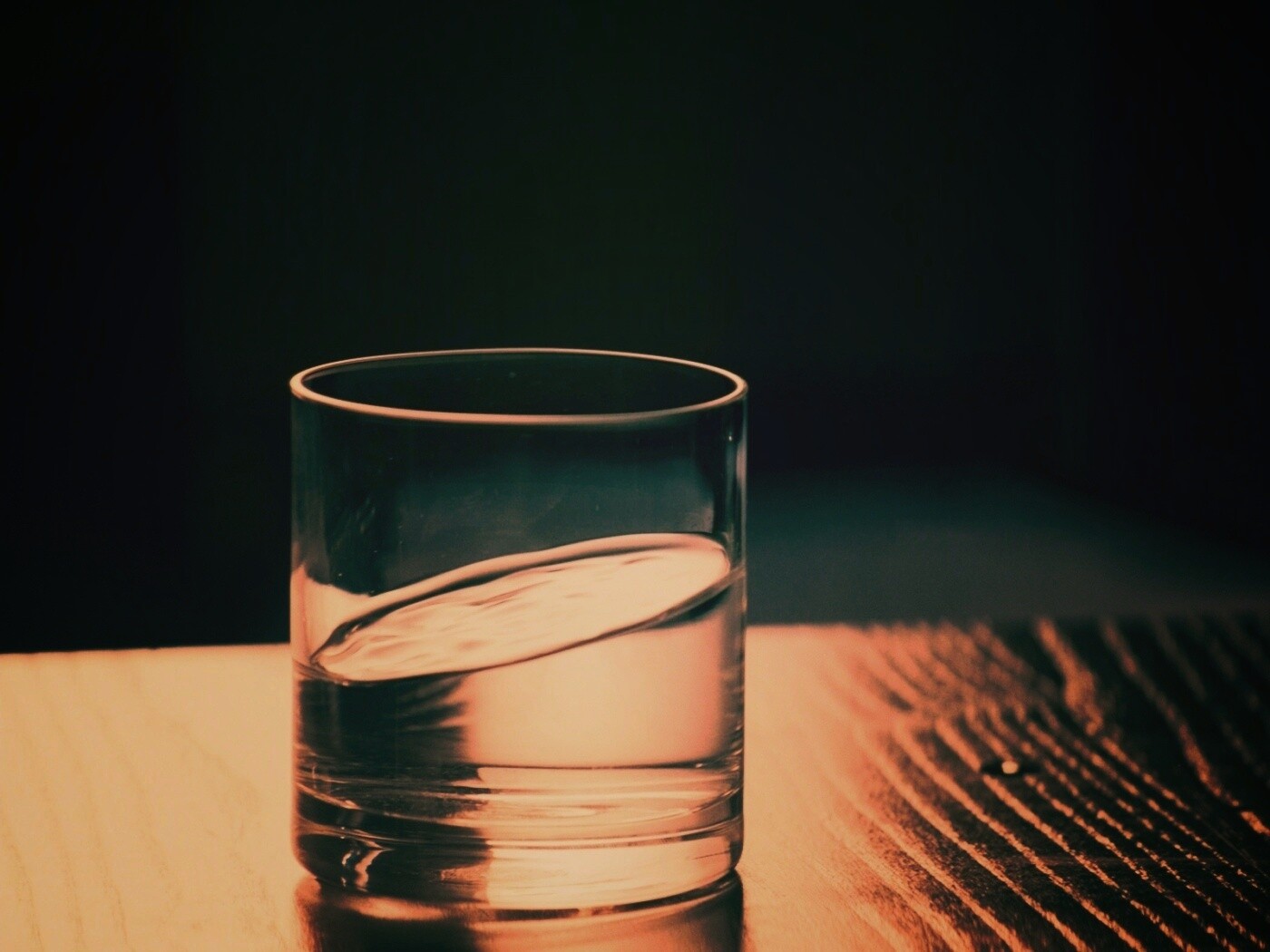 Стакан воды из Начала обои